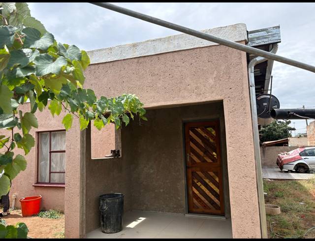2 BEDROOM FREEHOLD FOR SALE IN SOSHANGUVE S